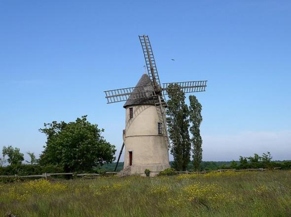 Vila Moulin A Vent Le Champ Du Trail Saint-Cyr-des-Gats Exteriér fotografie