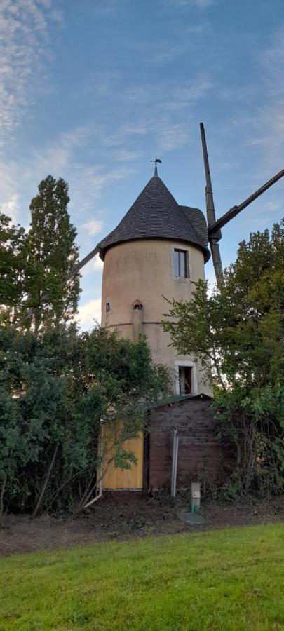 Vila Moulin A Vent Le Champ Du Trail Saint-Cyr-des-Gats Exteriér fotografie